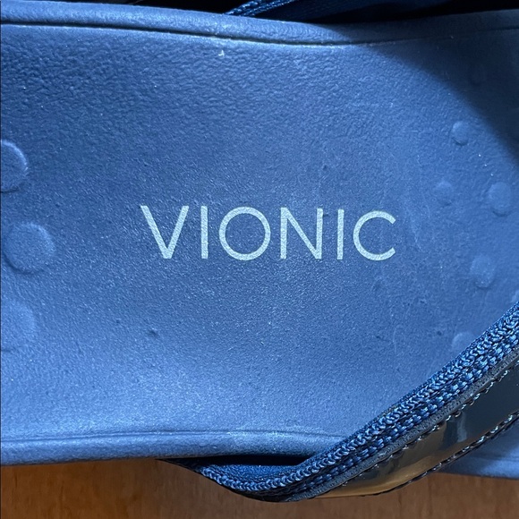 Vionic High Tide Dark Blue Thong Sandals. Size 7 - Picture 2 of 9